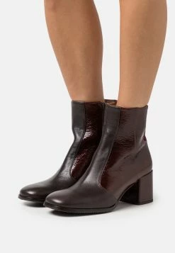 Chie Mihara Saira - Classic Ankle Boots - Testa/Granate