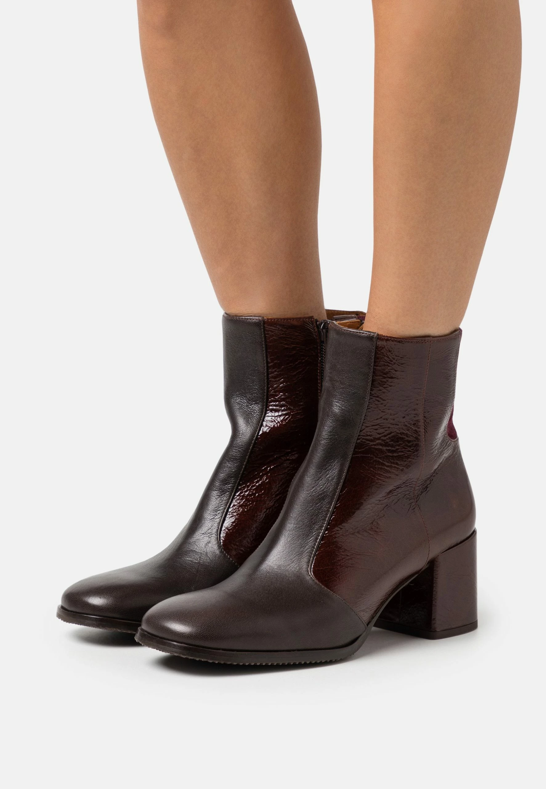 Chie Mihara Saira - Classic Ankle Boots - Testa/Granate 1 Chie Mihara Saira - Classic Ankle Boots - Testa/Granate