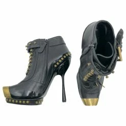 Alexander McQueen Ankle Boots In Black Leather With Brass Square Toe Caps