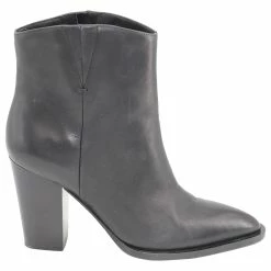 Vince Erving Ankle Boots In Black Leather